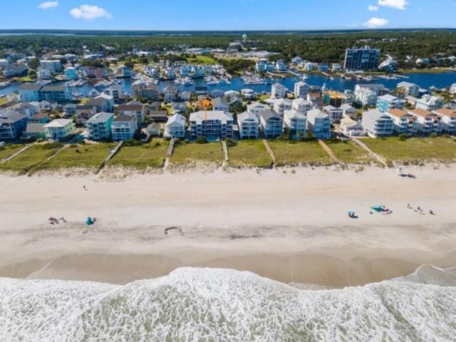 Ocean Vibes Home Carolina Beach Exterior photo