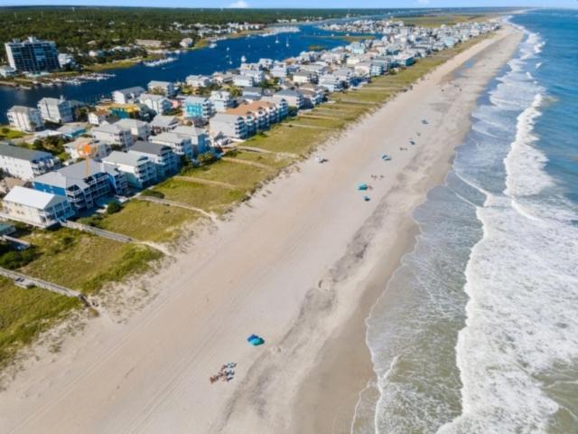 Ocean Vibes Home Carolina Beach Exterior photo