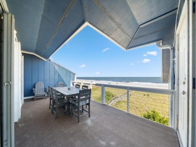 Ocean Vibes Home Carolina Beach Exterior photo